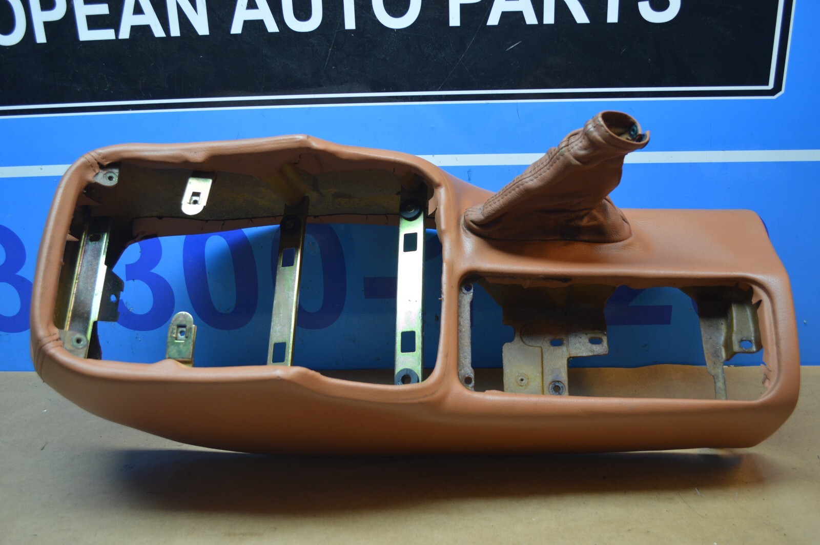2004 M138 MASERATI M128 GT COUPE CENTER CONSOLE PANEL ARM REST TRIM BROWN 315872
