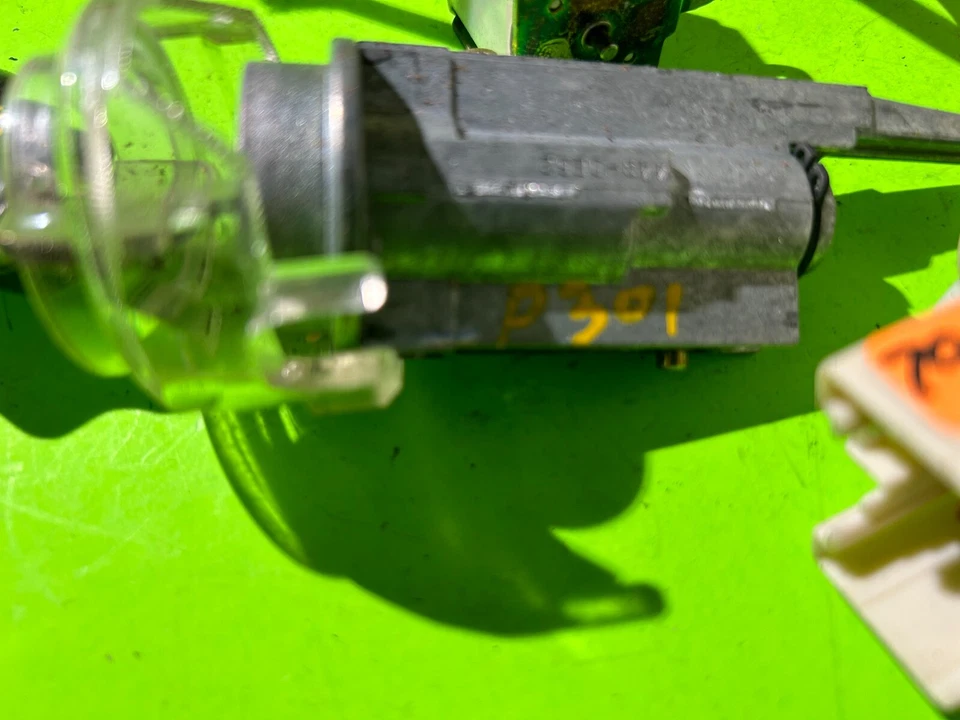 1996 TOYOTA AVALON IGNITION SWITCH LOCK W/KEY OEM - Image 3 of 4