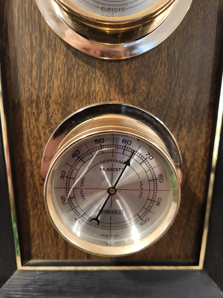 Estación meteorológica Springfield US Wall años 70: temperatura/presión atmática/humedad Foto 4 de 4