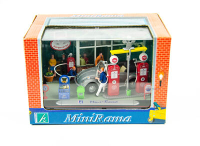 Hongwell 1/43 VW Beetle Mini-Rama Service Station Diorama Gas