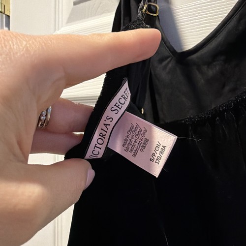 Victoria's Secret Velvet Black romper playsuit sleeveless size SMALL - Picture 4 of 4
