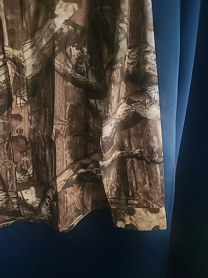 UNDER ARMOUR MOSSY OAK CAMO BUTTON UP "WOUNDED WORRIOR PROJECT" SIZE: SMALL - Image 3 of 4