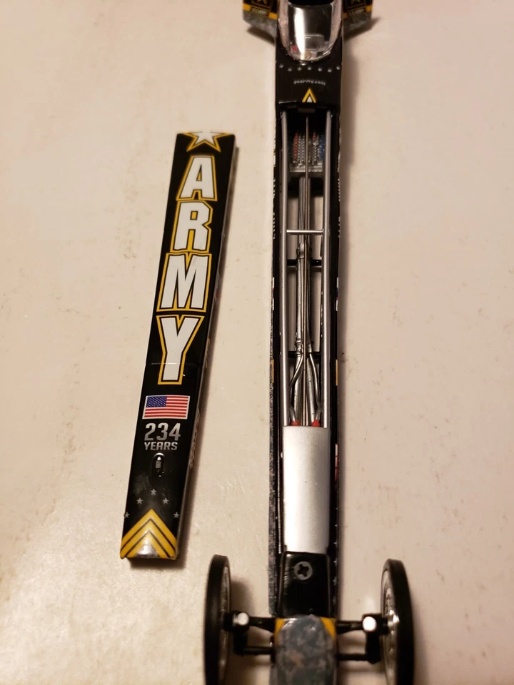 NHRA 1/24 Tony Schumacher 2009 Dragster Army 1/506 RARE - Image 4 of 4