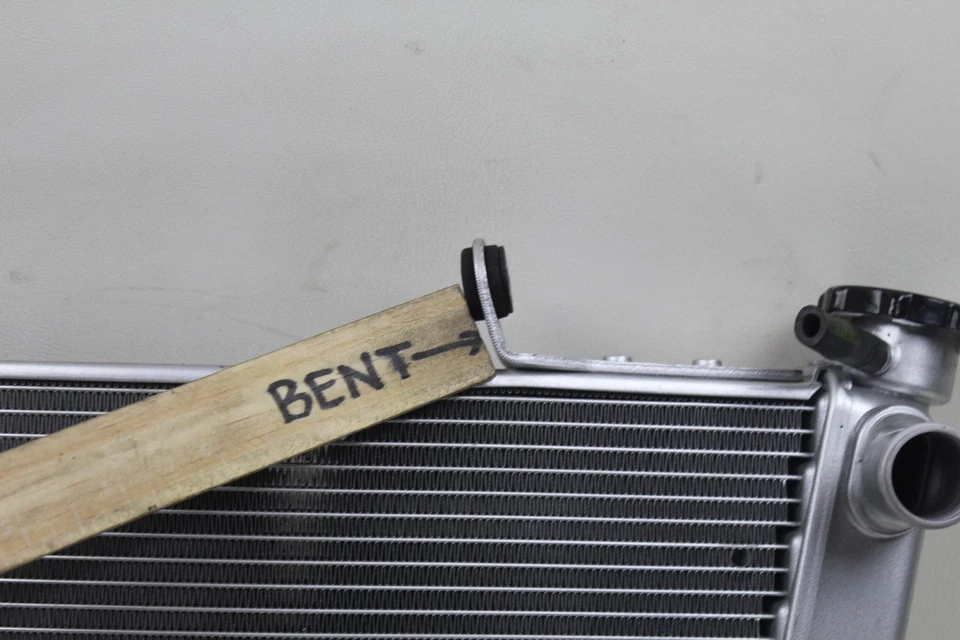 Aprilia RSV4 1100 21-25 Tuono OEM radiador refrigerante enfriador de agua admisión ¡BONITO! Foto 3 de 4