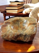 Posacenere piccolo In pietra naturale.