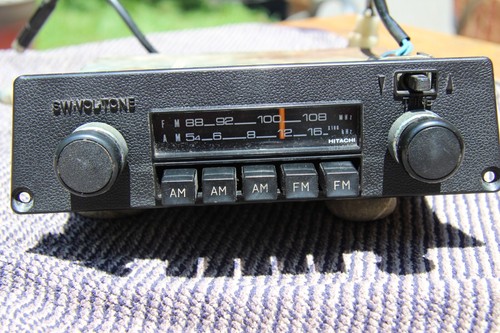 Datsun 240Z 1970-73 Factory Original AM/FM Radio Hitachi KM-1520ZC - TESTED - Picture 2 of 4