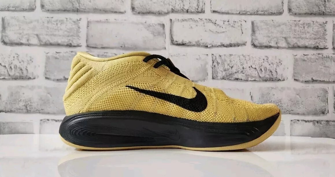 Nike Air Zoom GT Hustle 3 Mens Basketball Shoes Size 11 Gold Black HM0268-700 Nike Air Zoom GT Hustle 3 HM0268-800 Yellow Black Gold  main image 2