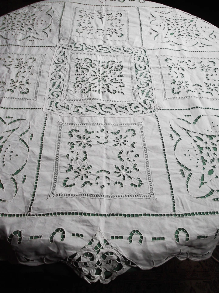 Tapis de table en lin 1900 125 X 120 cm à broderie Renaissance - Photo 2/4