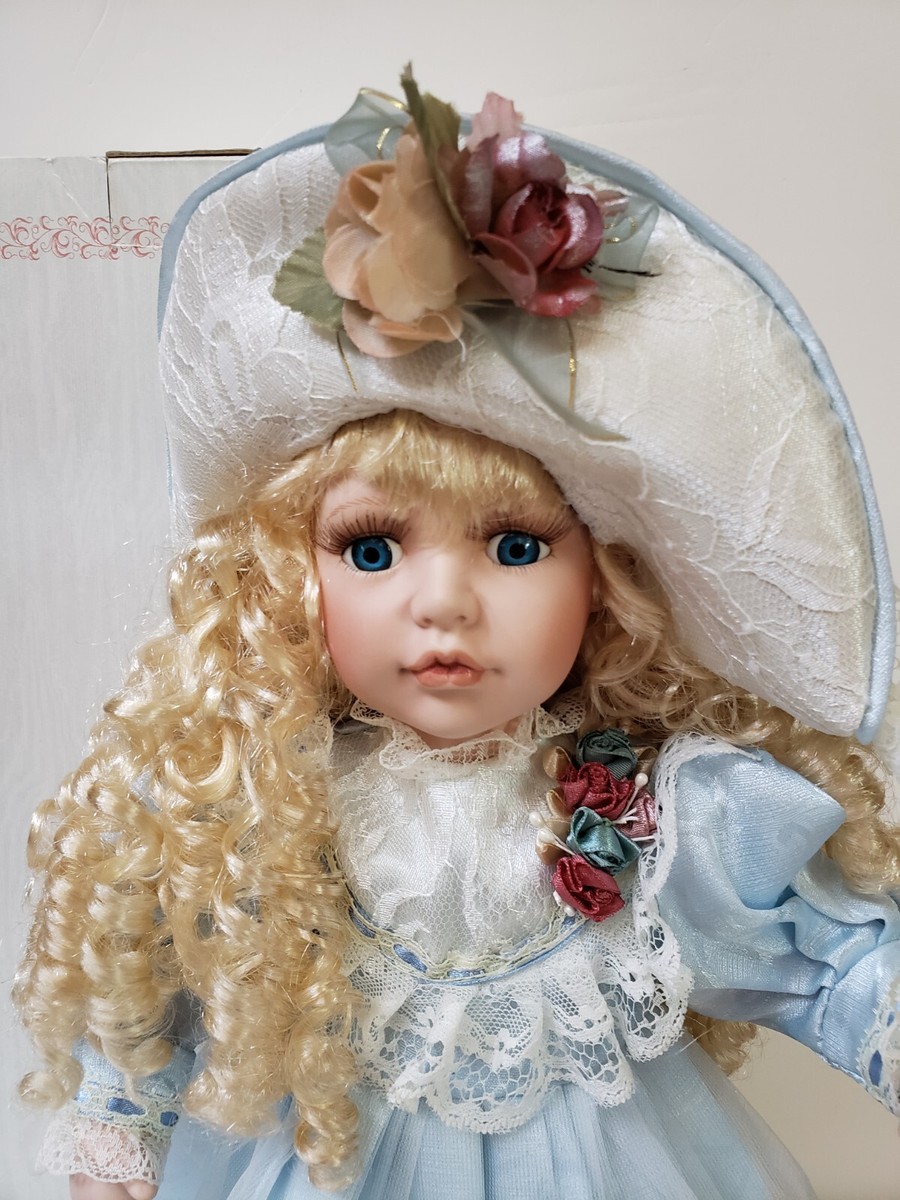 Chatelaine Fine Collectible 16