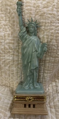 Midwest of Cannon Falls Macy s Porcelain Trinket Box Statue of Liberty w/Flag