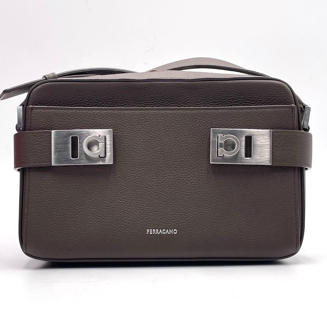Salvatore Ferragamo Gancini Leather Crossbody Shoulder Bag Brown Taupe Auth image 10