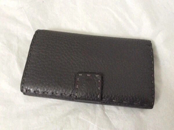 CARTERA FENDI SELLERIA PEEKABOO CUERO GRIS GUIJARRO Foto 2 de 4