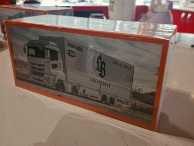 GCD Liberty Walk LB Truck Mitsubishi Fuso Truck 1:64