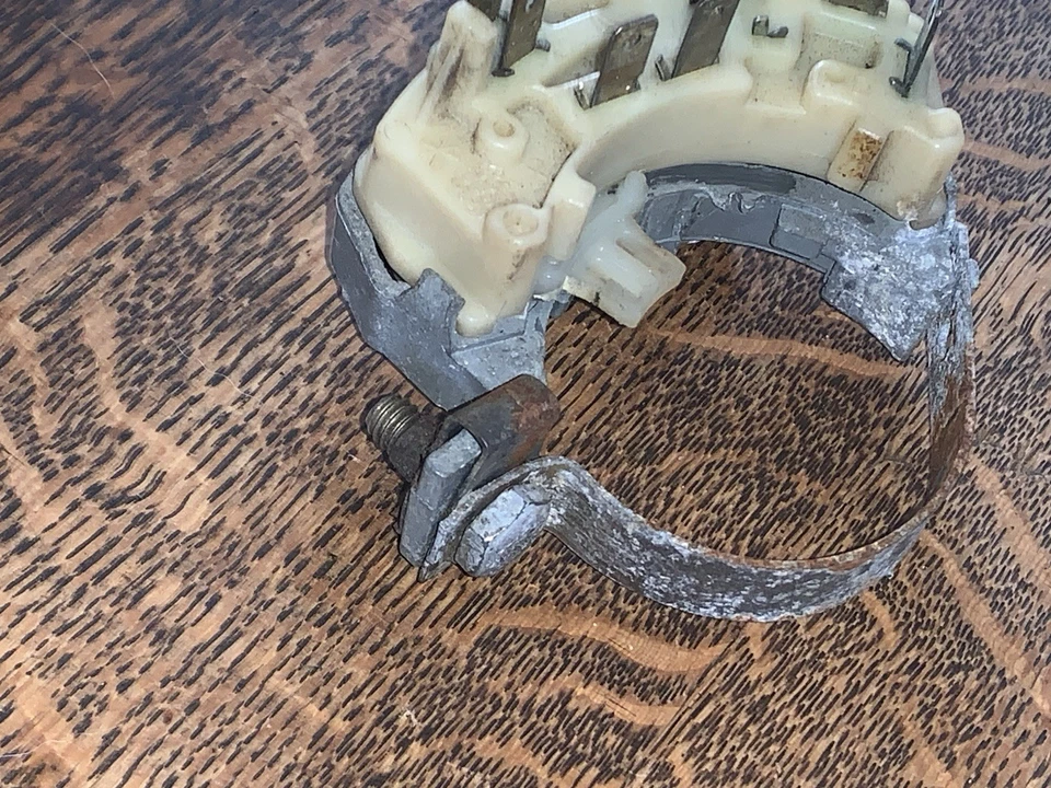 1971-72-1973 CADILLAC DEVILLE FLEETWOOD ELDORADO NEUTRAL SAFETY SWITCH USED 137 - Image 4 of 4