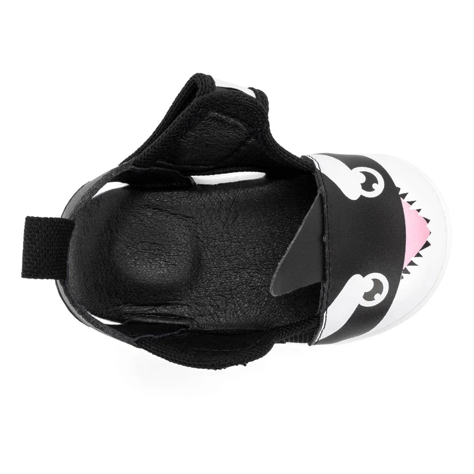 Sandalias chirriantes ikiki Killer Whale para niños pequeños | Negras Foto 4 de 4