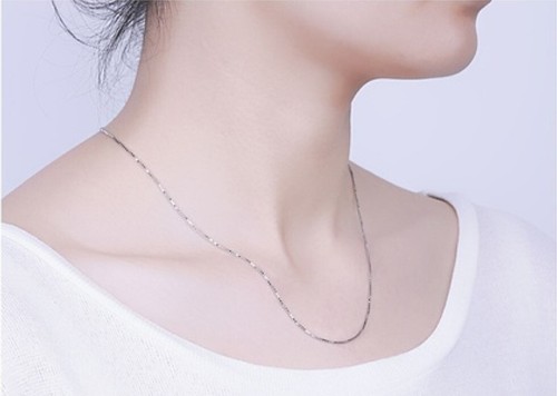 Italian 925 Sterling Silver 1mm Box Chain Necklace 16"- 30" - Picture 2 of 3