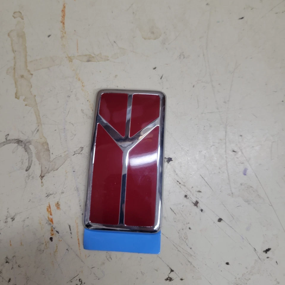 Oldsmobile Silhouette 1993-1996 capucha adorno emblema G.M. #10168151 Foto 2 de 3