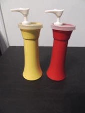 VTG PLASTIC TUPPERWARE KETCHUP MUSTARD CONDIMENT DISPENSERS CAMPING PICNIC