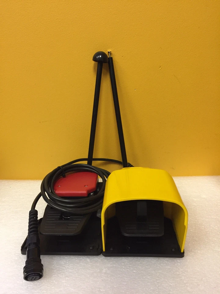 DMC DLT06MAPE2004, Kit de control remoto de pie + estuche, para serie DAT Foto 3 de 3