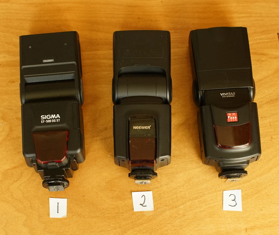 1x Vivitar, Sigma, Neewer Flash ....Tested, Working.... - Image 2 of 4