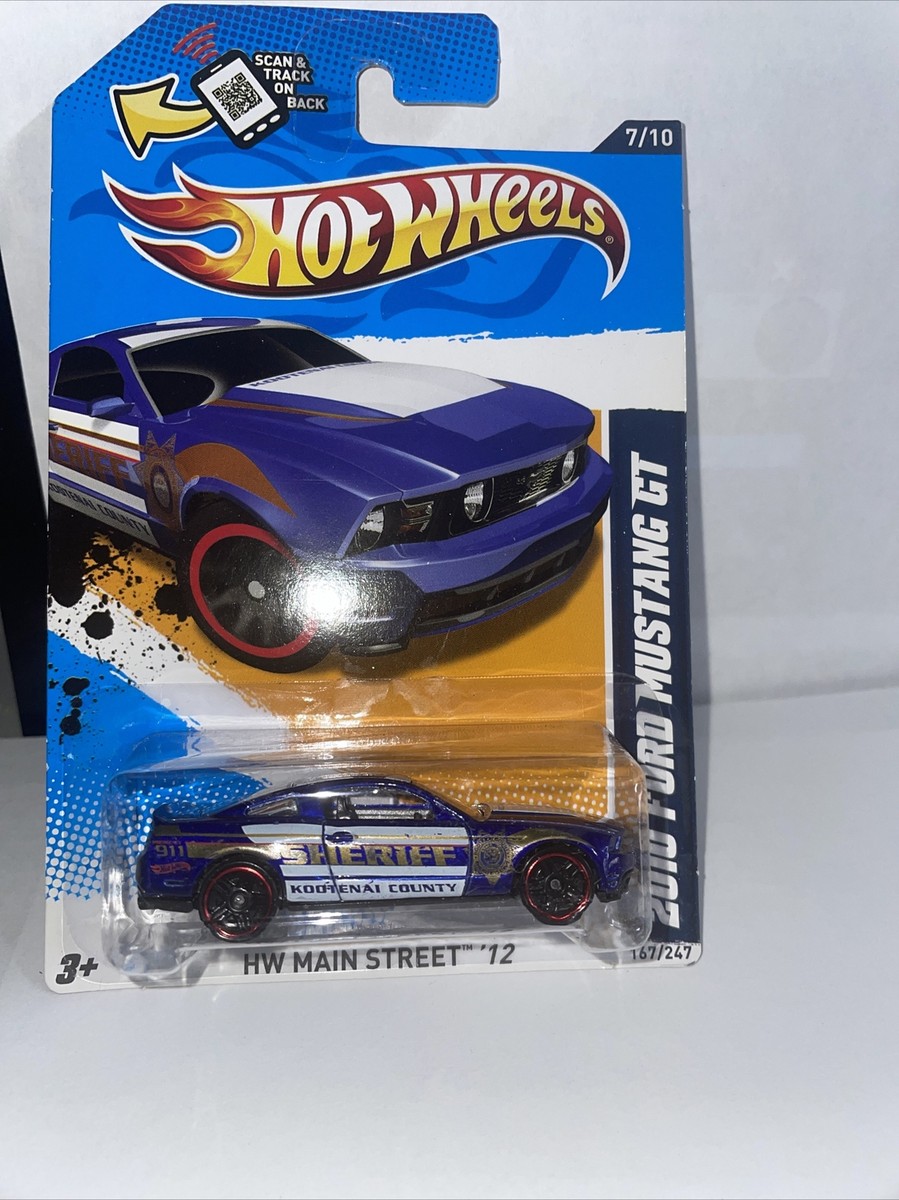 ミニカー Hot Wheels Ford MUSTANG GT Amazon.com: Hot Wheels Mustang GT 1:64 Scale Diecast Car