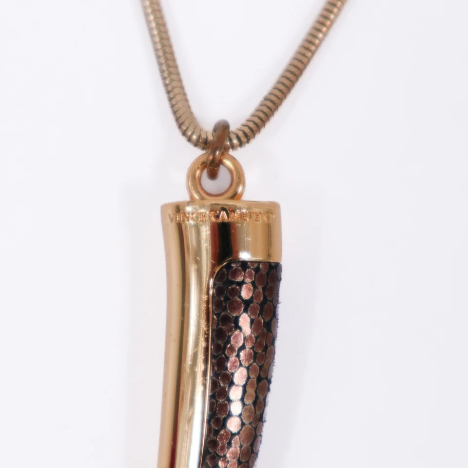 Collar Colgante Vince Camuto Tono Dorado Cuerno de Diente Marrón Negro Cadena Serpentina Foto 4 de 4