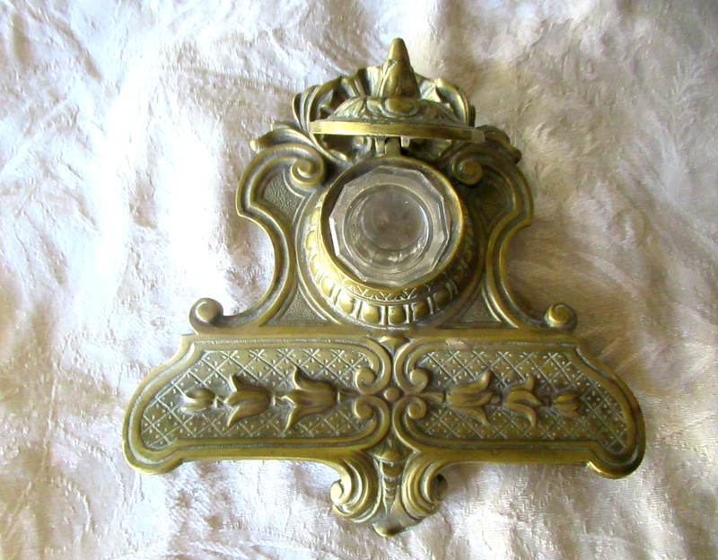 ANTIQUE BRASS INKWELL - DEPOSE NO. 11 BY D.L. 0000 - STAMPED