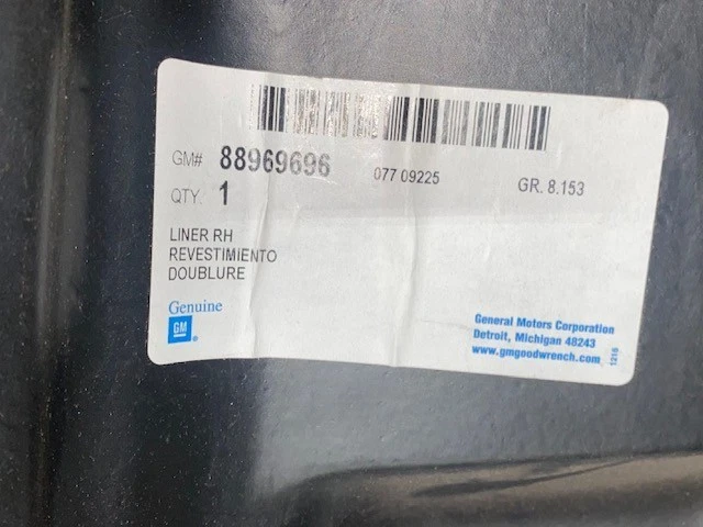 Revestimiento delantero (derecho) Pontiac Vibe 2003-2008 nuevo genuino OEM, P/N 88969696 Foto 4 de 4