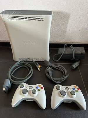 Microsoft Xbox 360 Weiß, inkl. 2x Original Controller, Kabel ect.