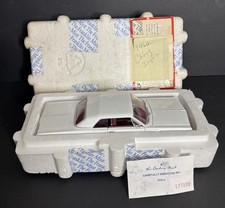 Franklin Mint 1:24 Scale 1960 Chevrolet Impala White Maroon Interior Precision