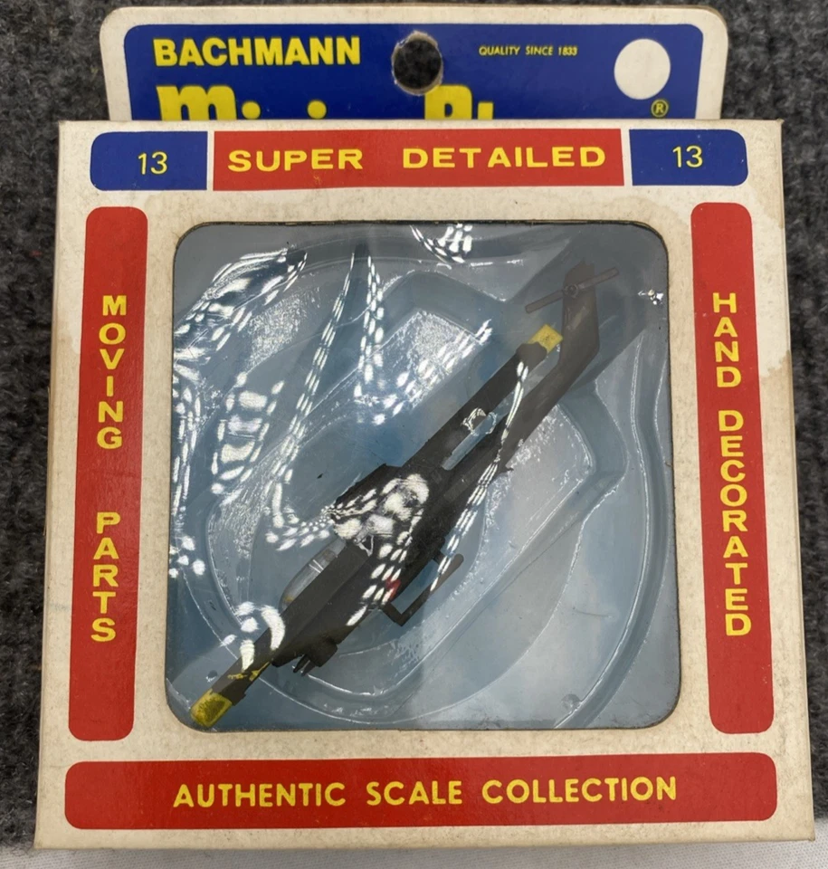 Miniaviones Bachmann #13 AH-1G Huey Copter decorado a mano piezas móviles 1:210 Foto 2 de 4