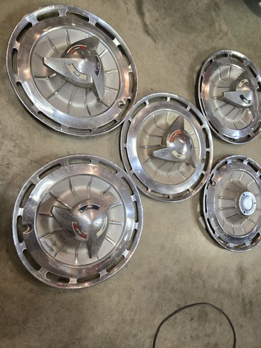 1962 Chevrolet Impala SS 14" Spinner Hubcaps Lot Of 5 Hub Caps - Picture 10 of 17
