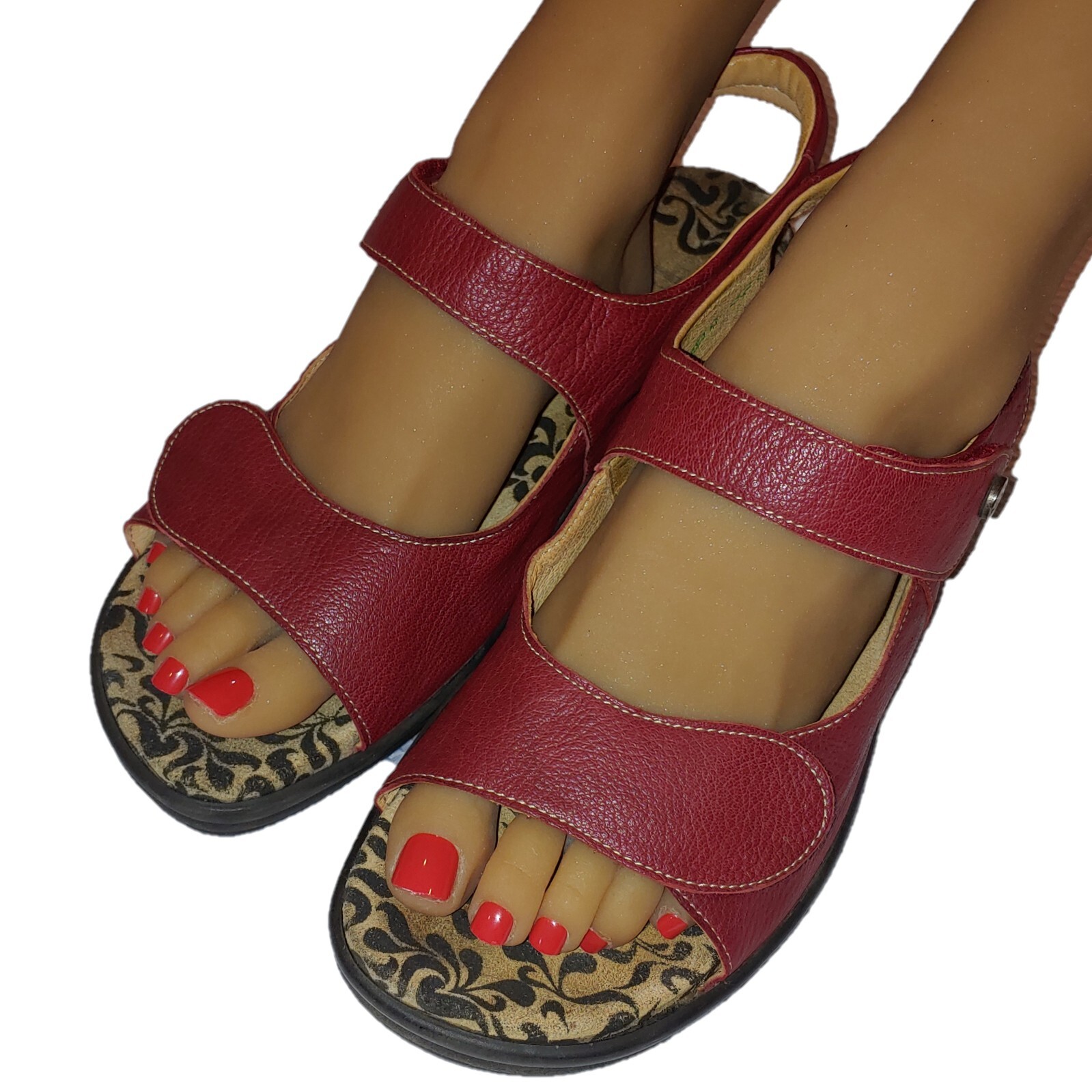 Think! Womens Red Leather Sandals Size 11 | eBay