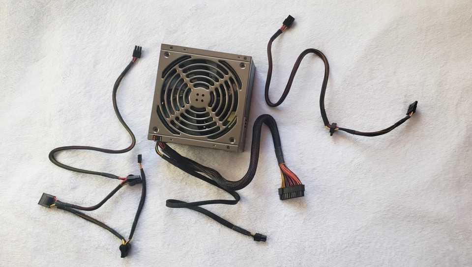 Thermaltake Tr2 Rx-450PP 450w ATX 12v Ver2.2 Passive PFC Modular Power Supply - Image 3 of 4