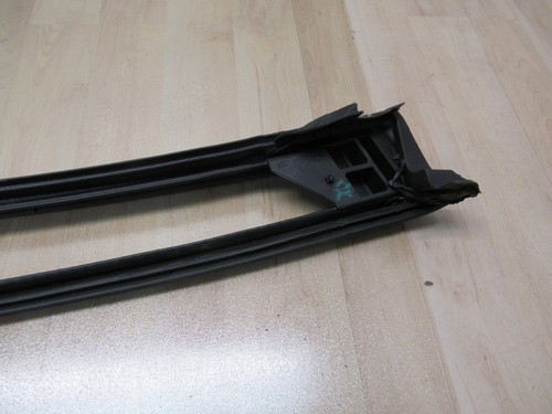 Junta de goma puerta delantera derecha FORD B-Max JK8 AV11-R253A36 año 12 (211) - Imagen 2 de 6