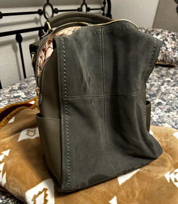 Moda Luxe Black Backpack Zip Closure Adjustable Strap Lined Inner Pockets Gold