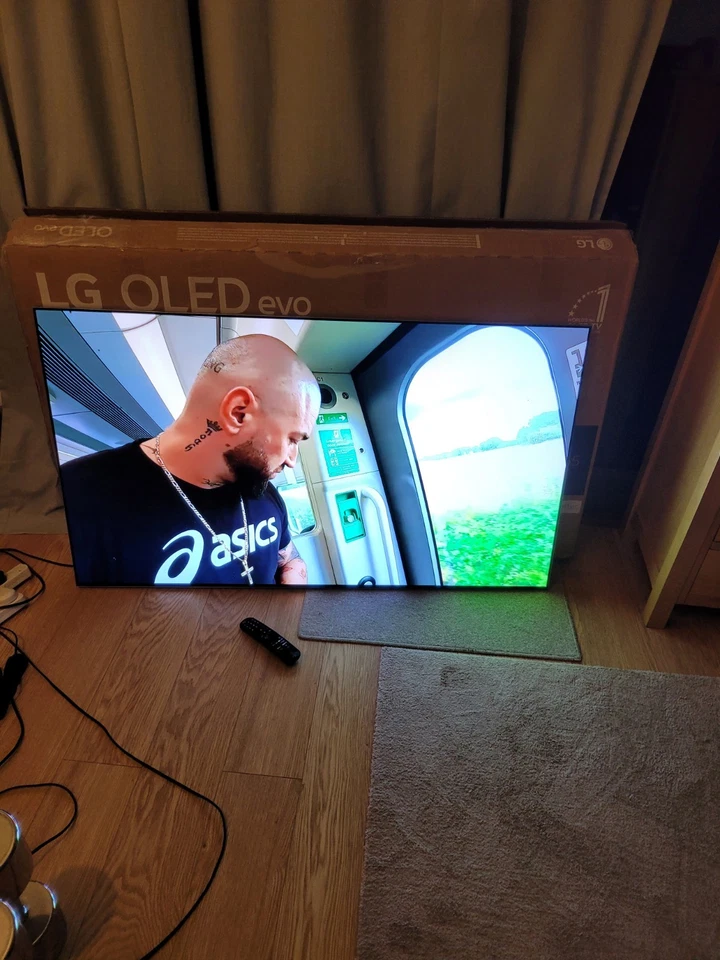LG OLED55G45LW 55inch OLED evo G4 4K SMART TV WiFi 2024 MODEL. LINE ON SCREEN  - Image 2 of 4