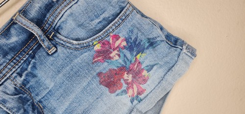 Hollister Size 3 Light Wash Y2K Low Rise Shorty Shorts Flower Print - Picture 2 of 4