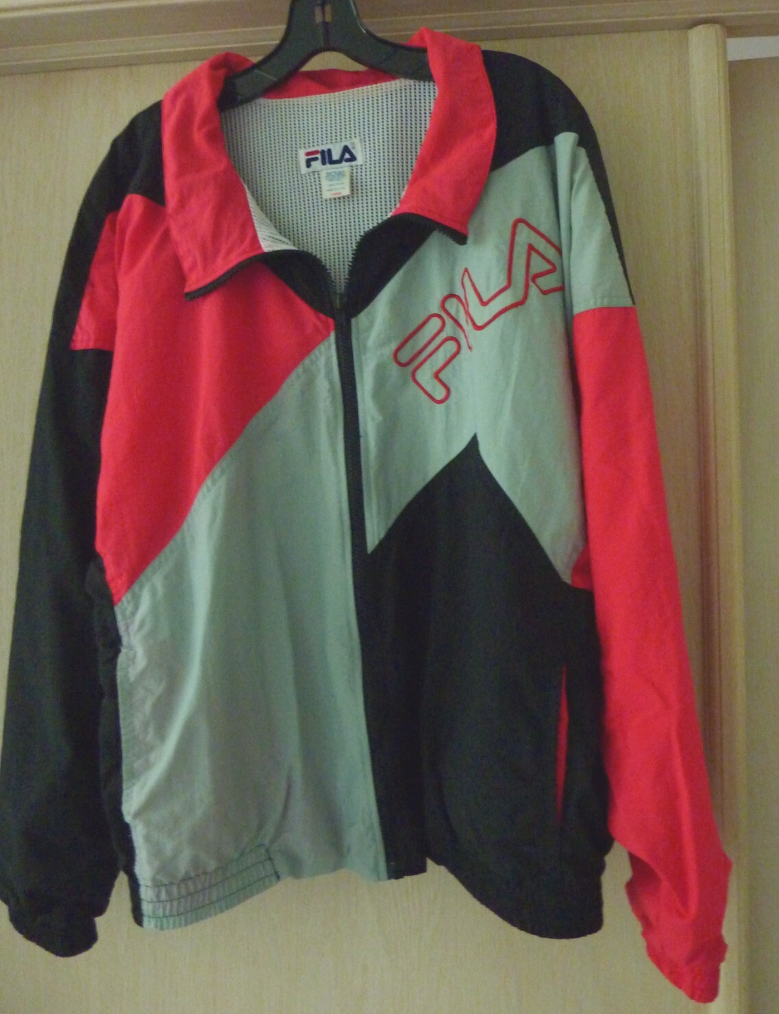 Giacca a vento sportiva FILA uomo nero rosso grigio full zip logo grande TG L