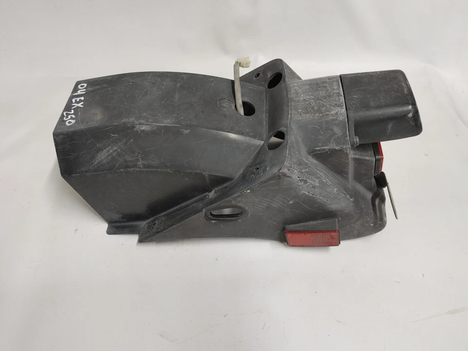 Guardabarros trasero Kawasaki Ninja EX250R 2004 35023-1220-6Z Foto 3 de 4