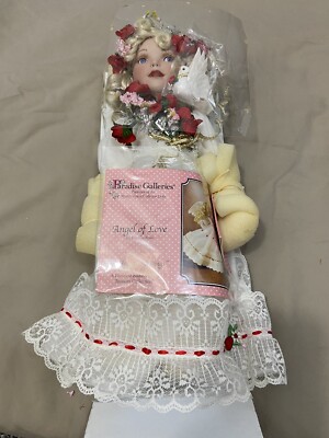 PARADISE GALLERIES TREASURY COLLECTION Premier 14'' PORCELAIN DOLL ANGEL OF LOVE 