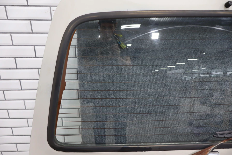 1991-1997 Toyota Land Cruiser Rear Upper Tailgate W/ Glass (Gray-Spray Paint) - Изображение 3 из 4