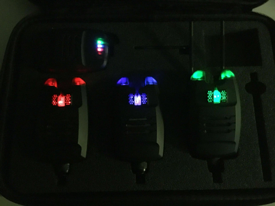 3 x Bite Alarms and Receiver Set in Case. Snag Bars, Jack Plugs, Bright LED's — 第 2/4 张图片