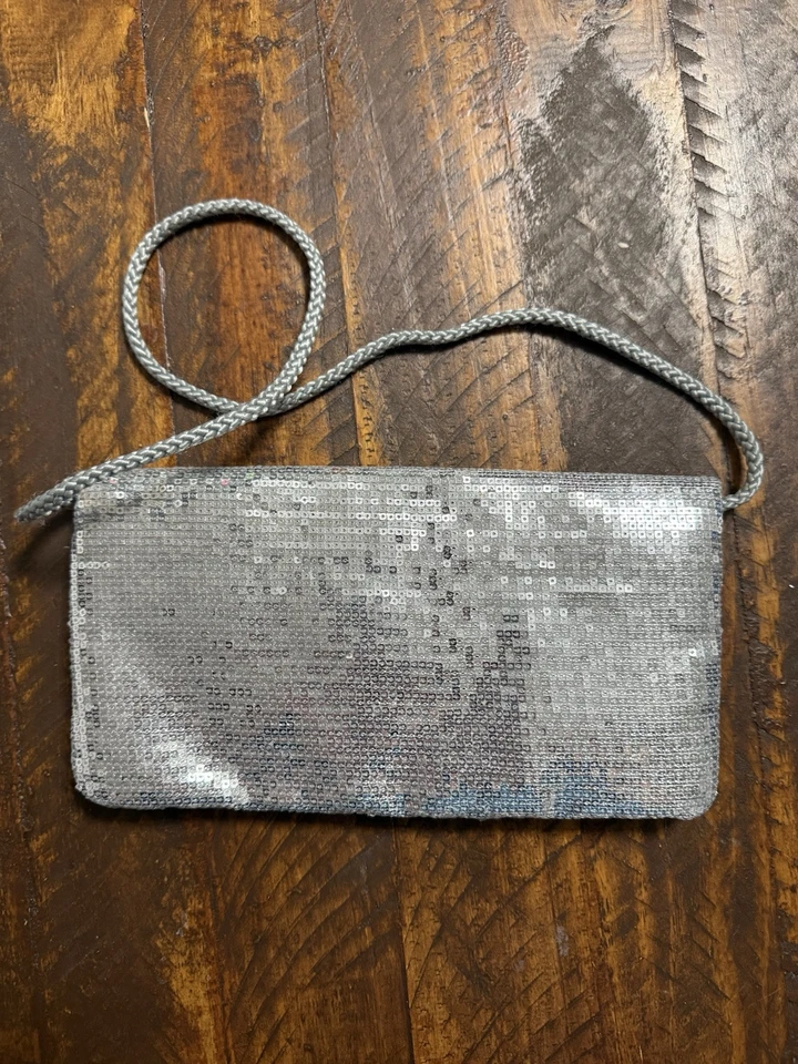 Monedero de noche Style & CO plateado lentejuelas glamuroso Foto 4 de 4