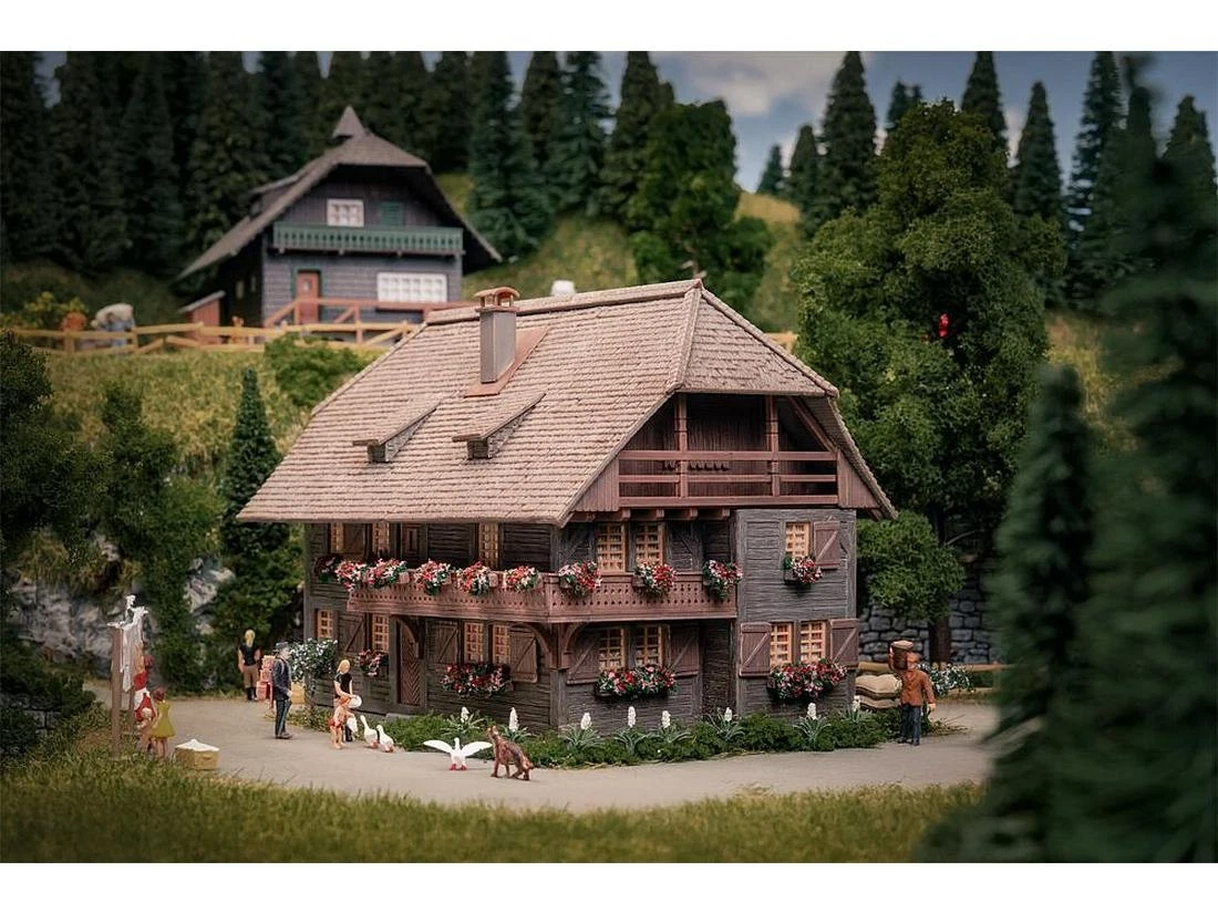 Faller 130012 H0 Jubiläumsmodell Uhrenmacherhaus mit Figur