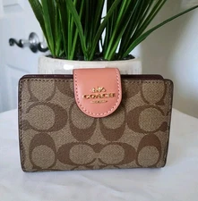 NWT COACH Medium Corner Zip Wallet In Signature Canvas Khaki Light Coral C0082