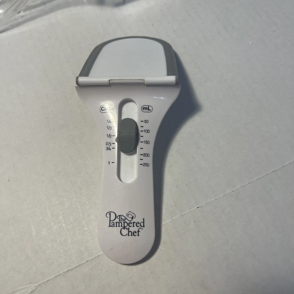 Pampered Chef Fácil Ajustable Medición 1/4 - 1 Taza #2228 RETIRADO Deslizamiento Transparente Foto 3 de 4