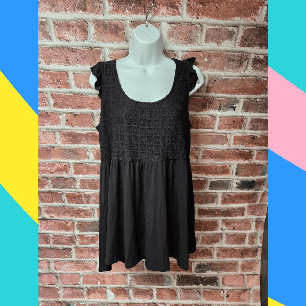 Torrid Super Soft Knit Tank Top  Women’s Size 0 Black Scoop Neck Sleeveless Tee