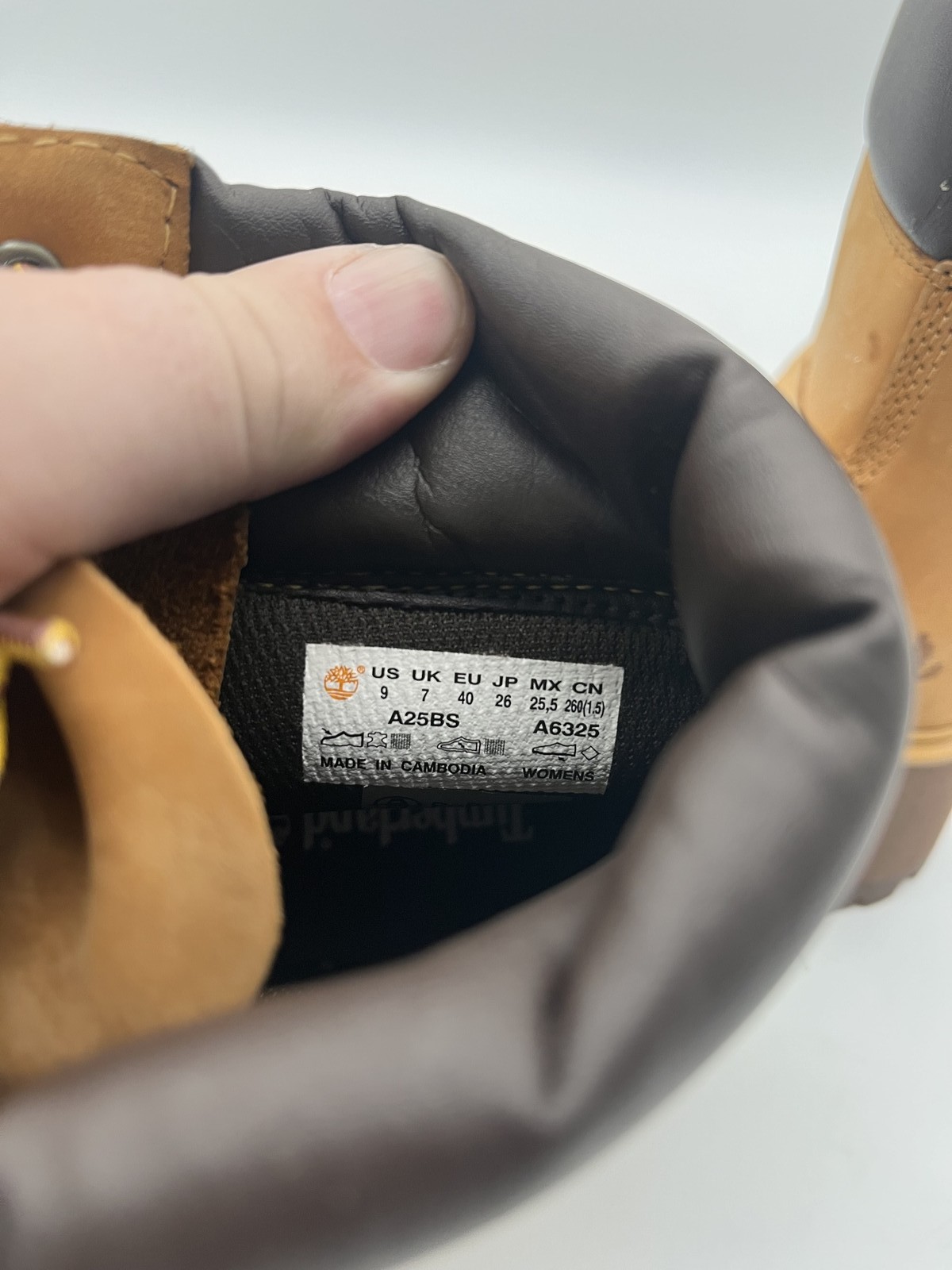 Timberland Women's Waterproof Lace-Up Boots Size 9 (A25BS) - Used - Good