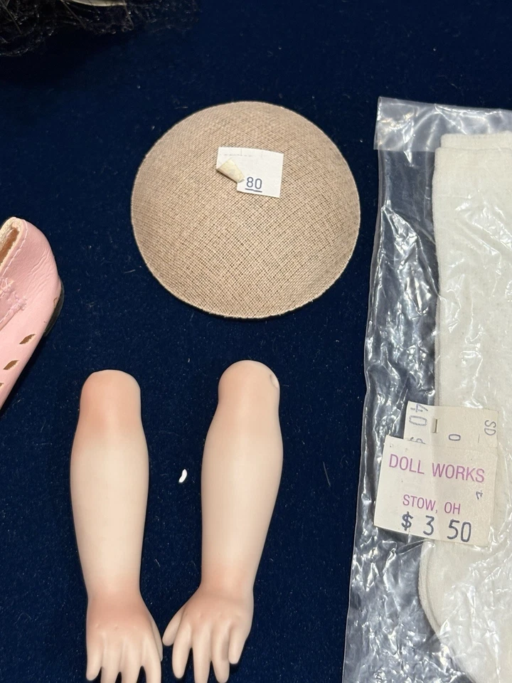 Moda Muñeca Peluca Adrianna Rubia Rosa Zapatos Brazos Medias Muñeca Piezas Lote Foto 4 de 4